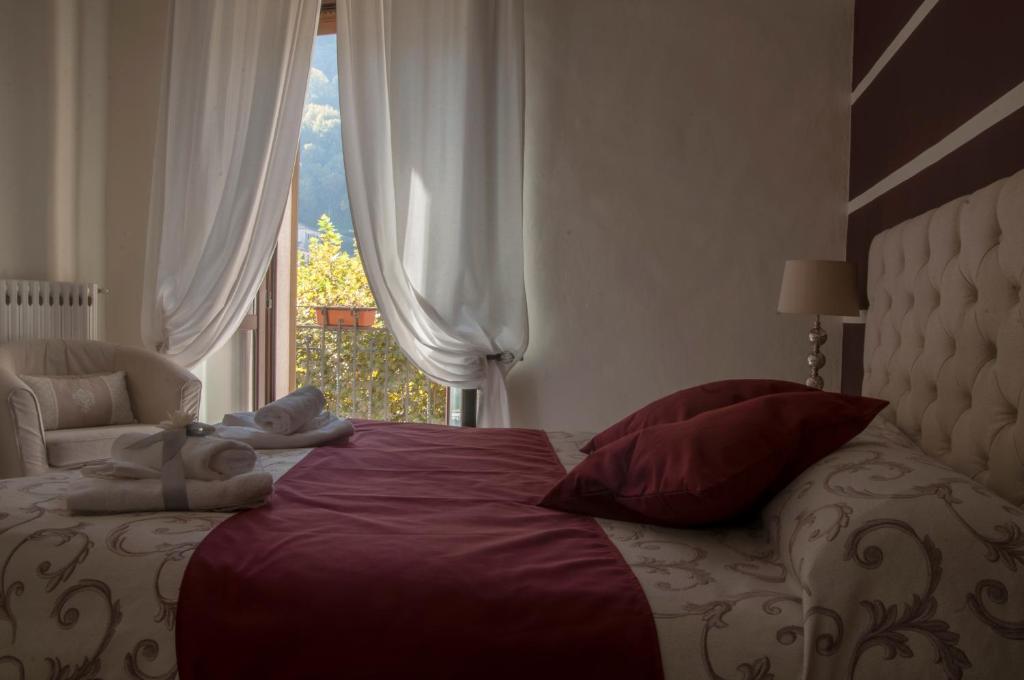 Le Finestre sulla Piazza room 5
